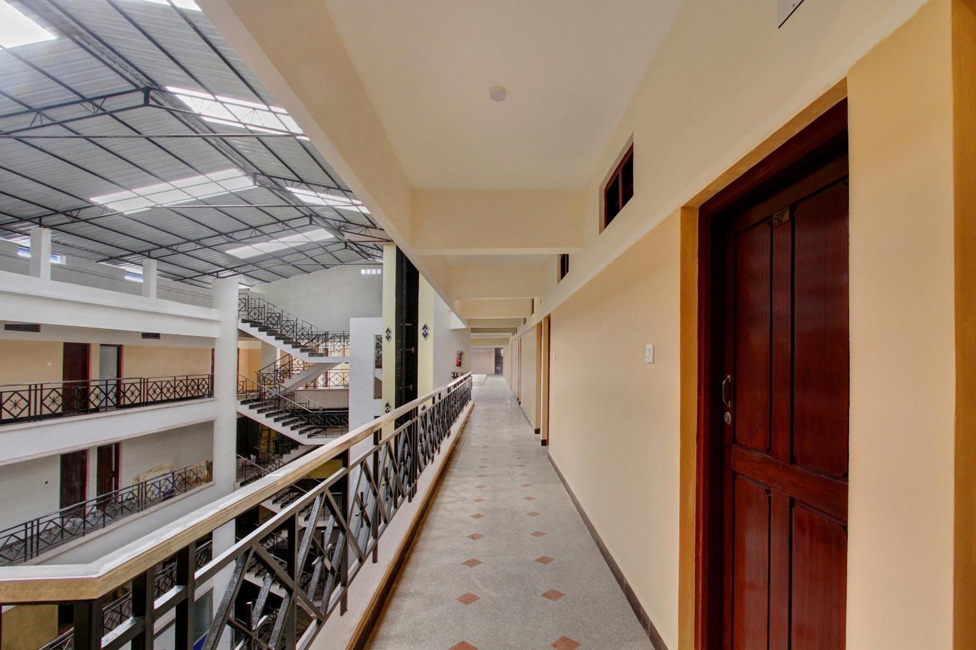 Hotel O Century Park Kāsaragod 外观 照片