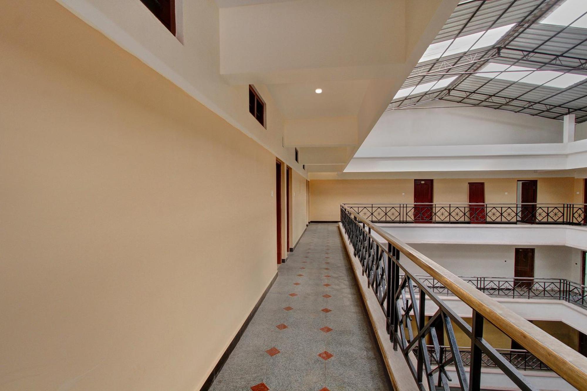 Hotel O Century Park Kāsaragod 外观 照片